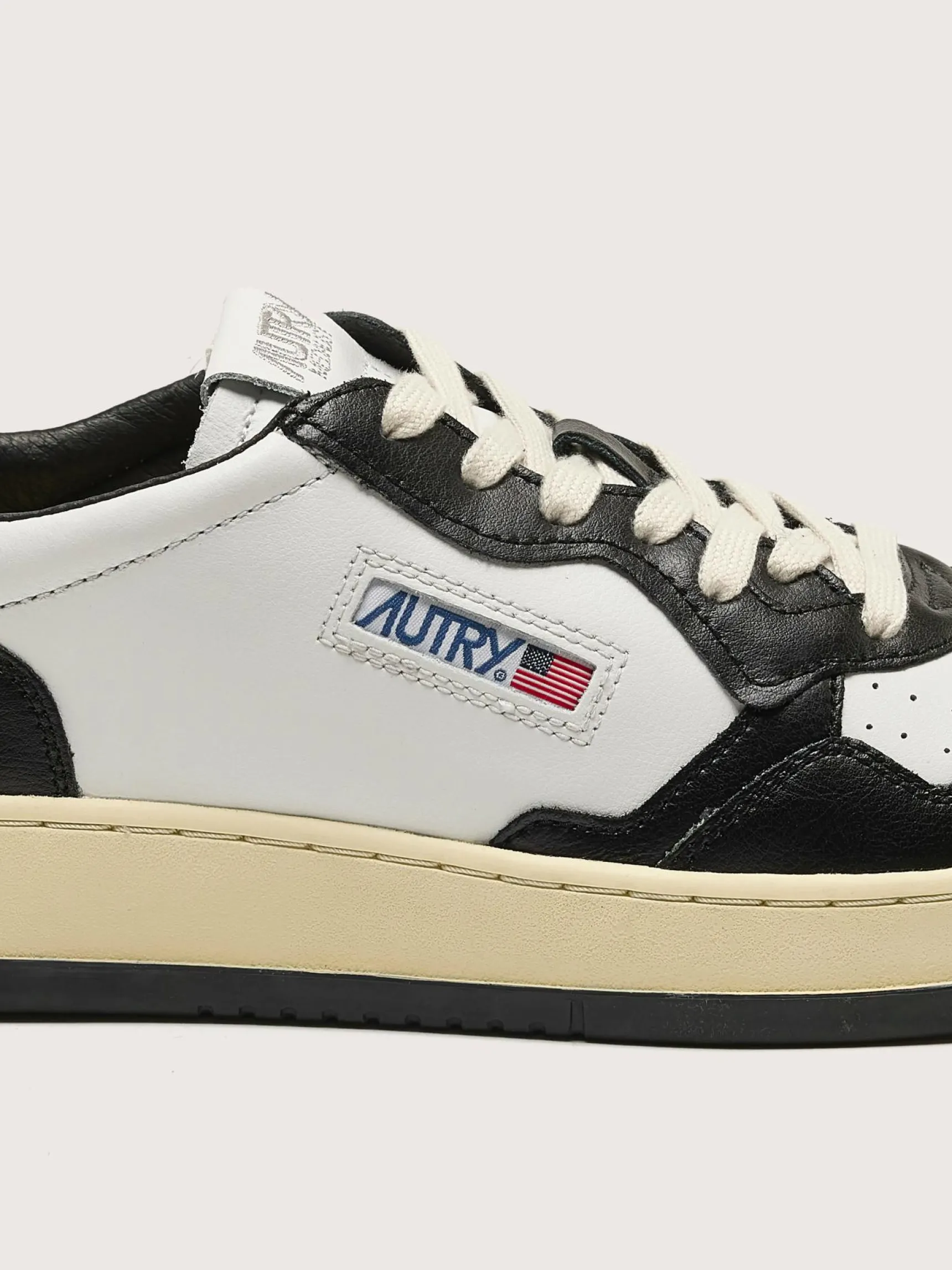 autry-medalist-low-bicolor-voo-jWIBNBJi-4.webp Sale Autry Medalist Low Bicolor Voor Mannen