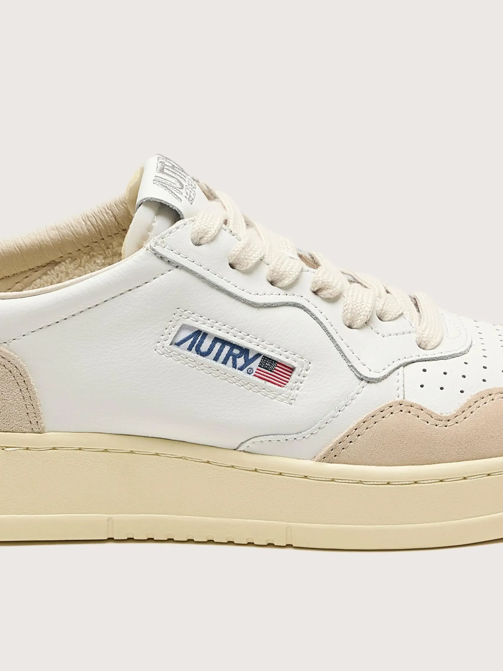 autry-medalist-low-voor-vrouwe-ZoBdfqHG-4.webp Sale Autry Medalist Low Voor Vrouwen