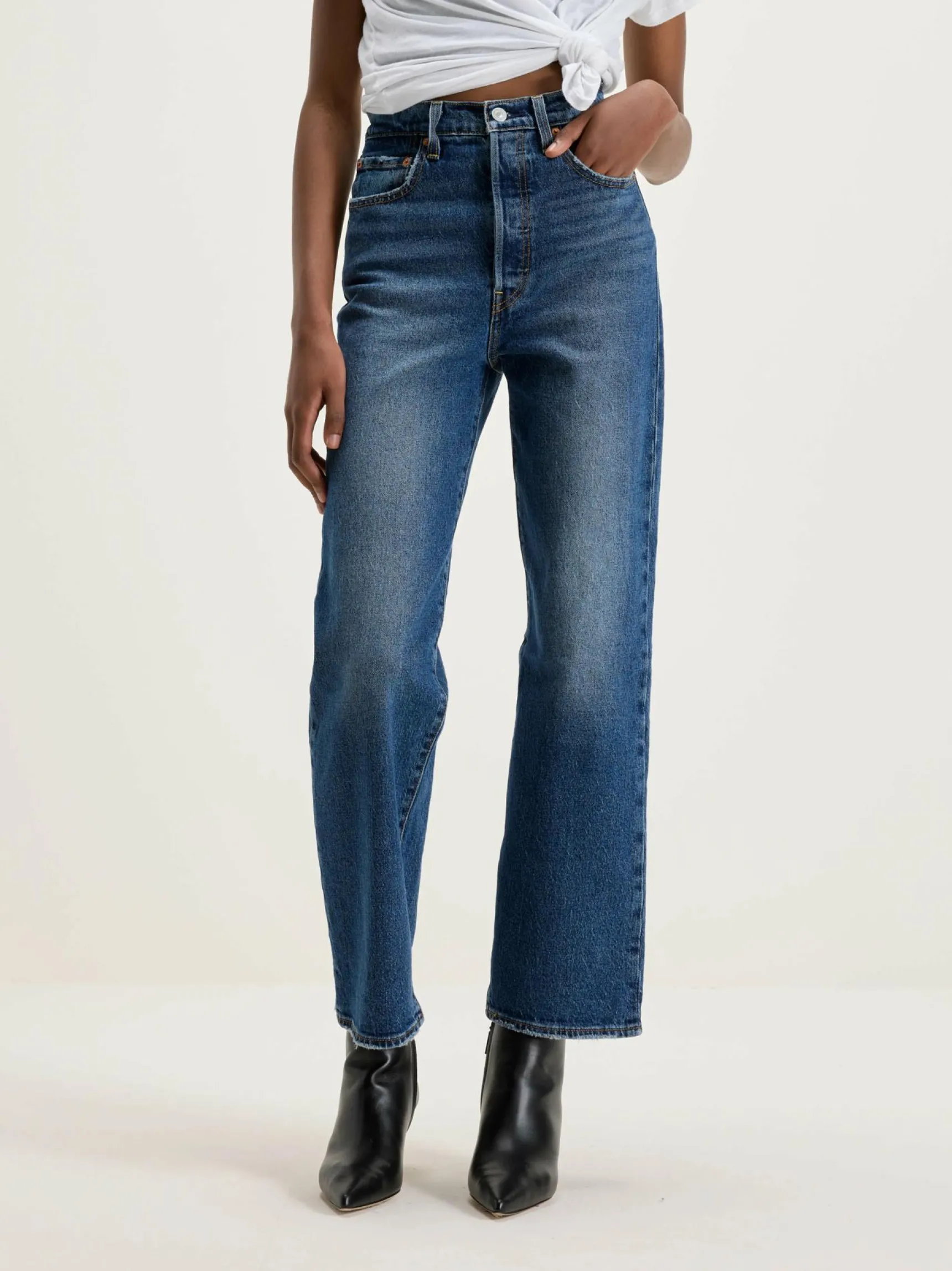 levis-ribcage-straight-ankle-j-pazEUHwi-1.webp Clearance Levi's® Ribcage Straight Ankle Jeans