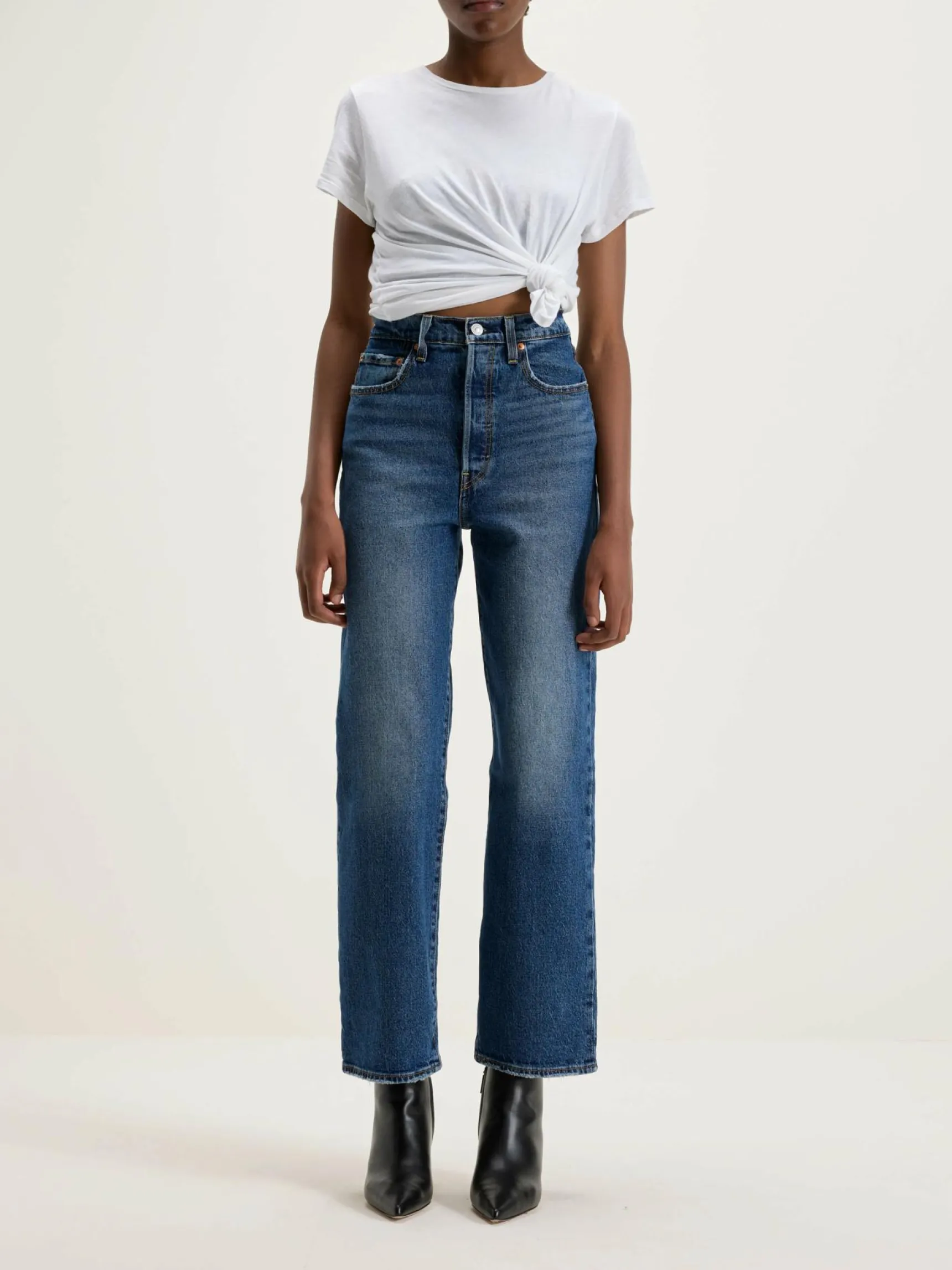 levis-ribcage-straight-ankle-j-pazEUHwi-2.webp Clearance Levi's® Ribcage Straight Ankle Jeans