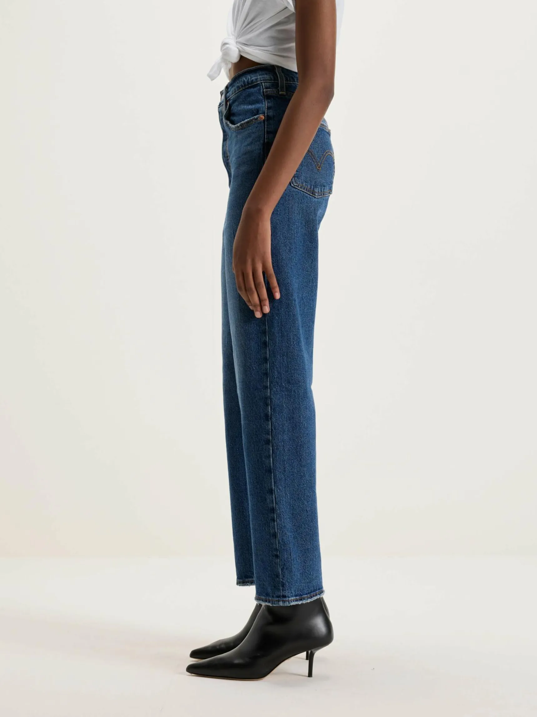 levis-ribcage-straight-ankle-j-pazEUHwi-4.webp Clearance Levi's® Ribcage Straight Ankle Jeans