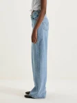 levis-ribcage-wide-leg-jeans-BQsvtqJy-0.webp