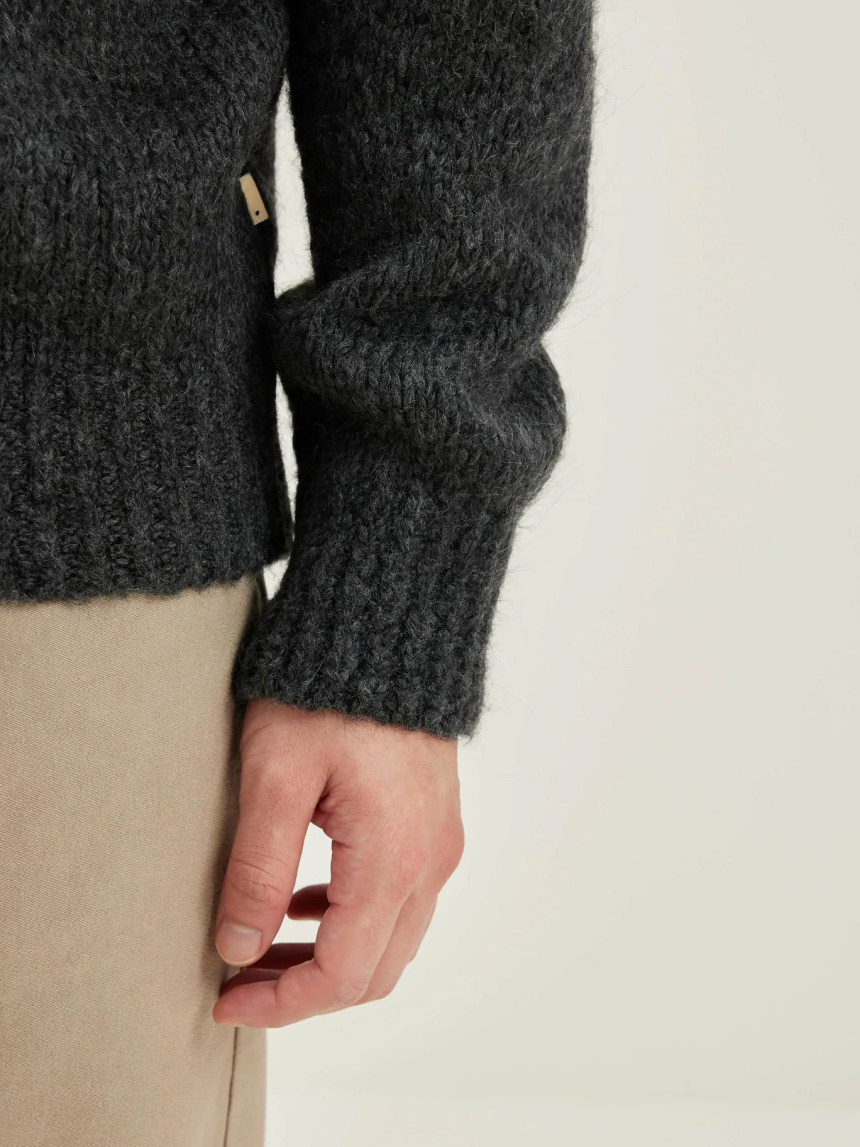 liora-v-hals-trui-MLJWhHya-5.webp Outlet Bellerose Liora V-hals Trui Mid Grey