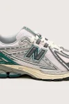 new-balance-1906r-for-women-qIsgyJmu-0.webp