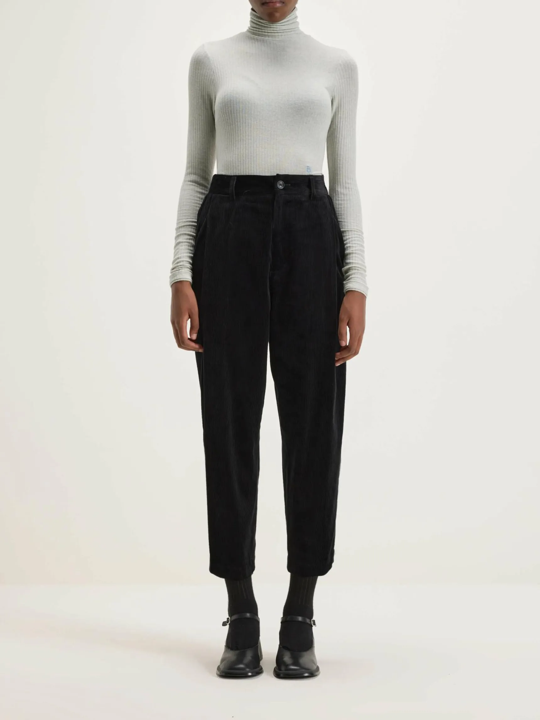 nicholson-nicholson-sand-boy-npYSOWEZ-2.webp Outlet Nicholson & Nicholson Sand Boyfriend Corduroy Broek