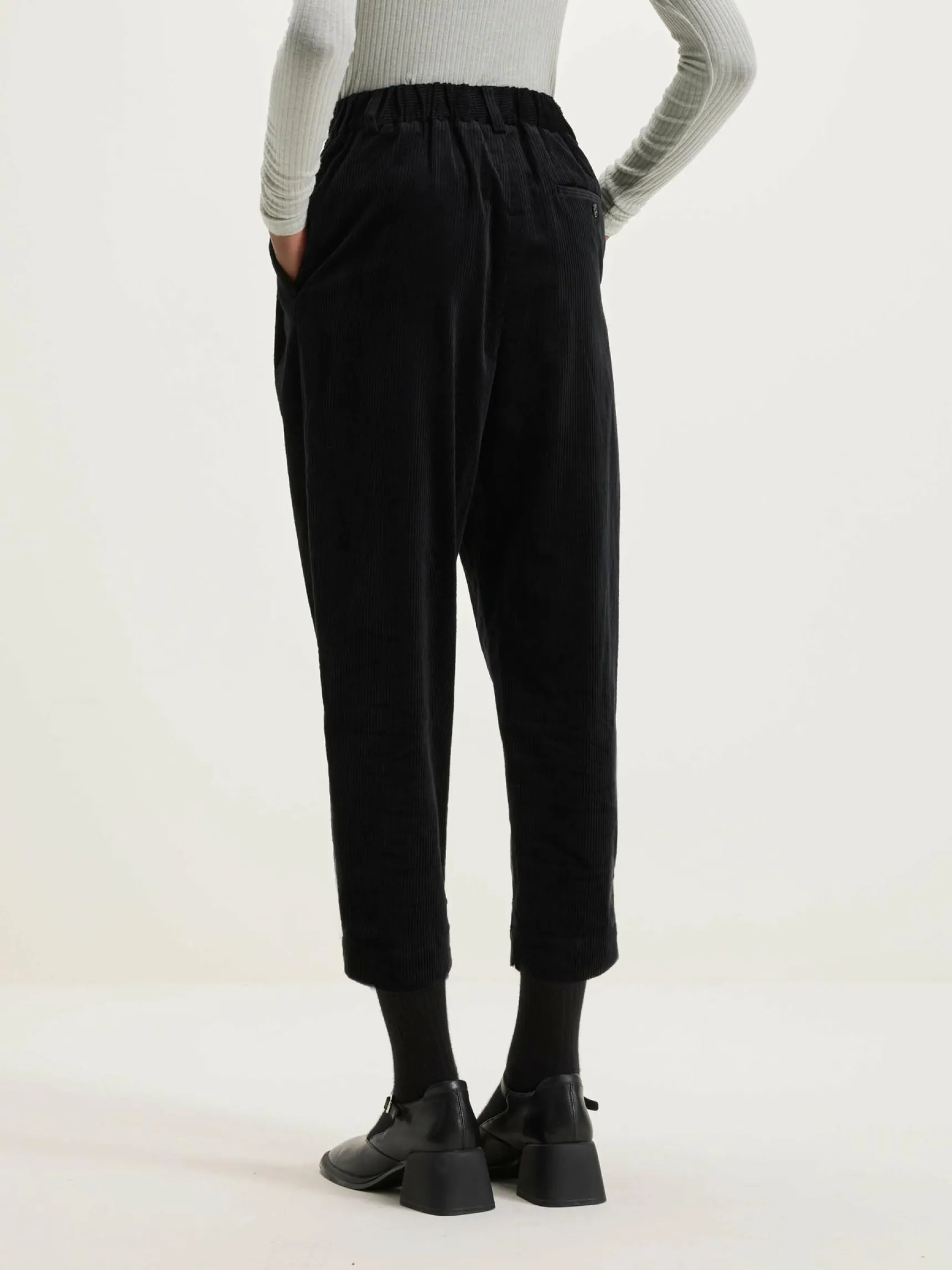 nicholson-nicholson-sand-boy-npYSOWEZ-3.webp Outlet Nicholson & Nicholson Sand Boyfriend Corduroy Broek