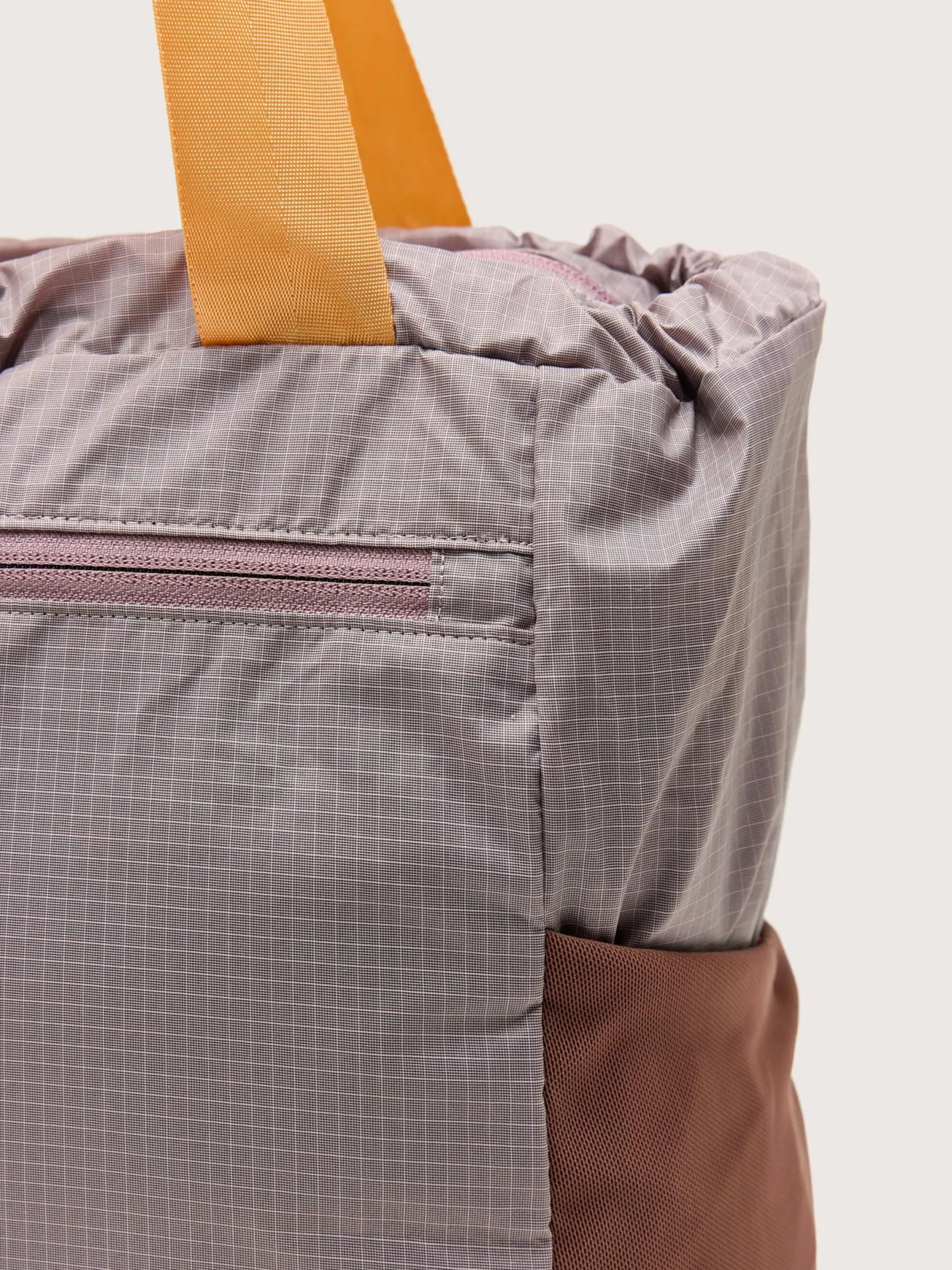 patagonia-ultralight-black-gol-yZHuRmLL-5.webp Hot Patagonia Ultralight Black Gole Tote Pack