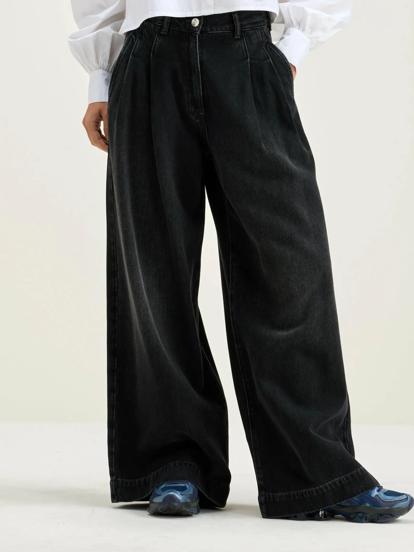 pops-superwijde-jeans-DThNsVEe-2.webp Outlet Bellerose Pops Superwijde Jeans Black Stone