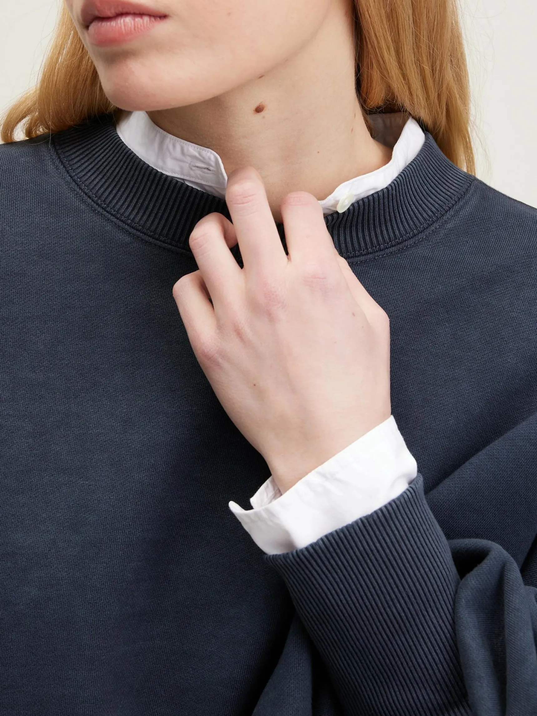 salva-cropped-sweatshirt-uemeUtSY-4.webp Best Bellerose Salva Cropped Sweatshirt Black Beauty