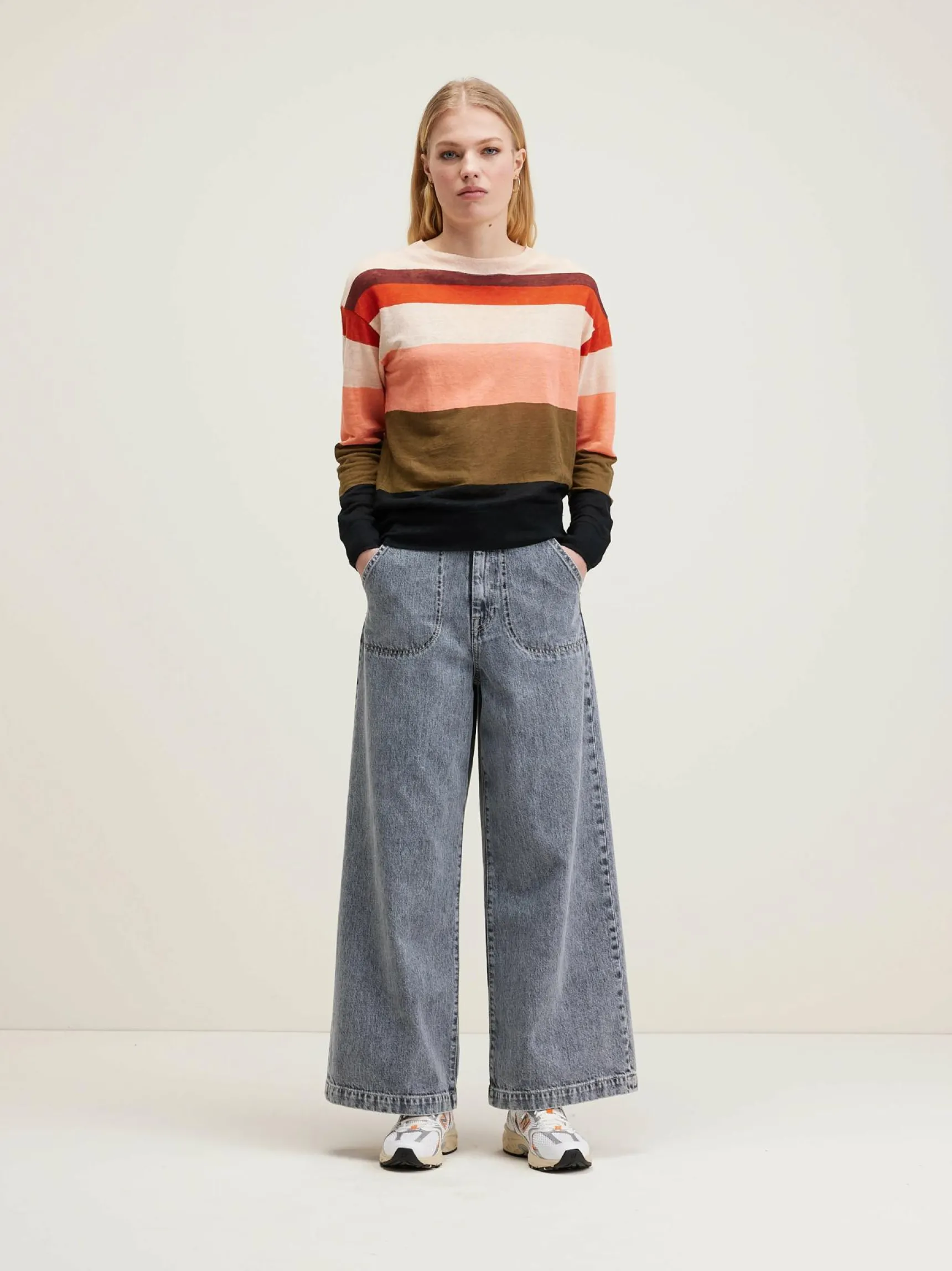 senia-relaxed-linnen-t-shirt-UUzMxEDU-2.webp New Bellerose Senia Relaxed Linnen T-shirt Black Beauty / Light Rose / Military