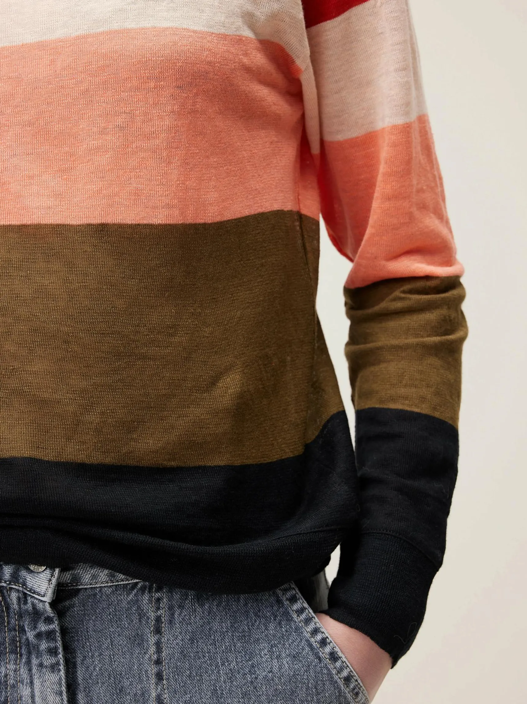 senia-relaxed-linnen-t-shirt-UUzMxEDU-5.webp New Bellerose Senia Relaxed Linnen T-shirt Black Beauty / Light Rose / Military